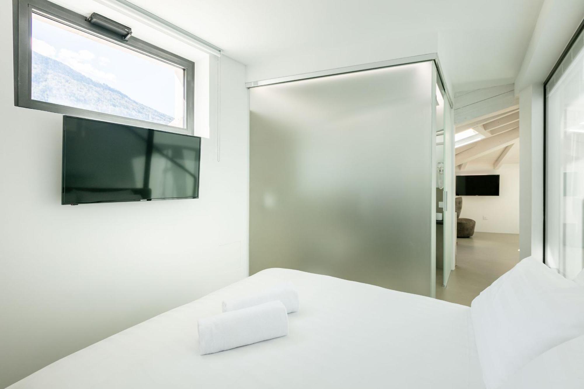 Domus Cavour Rooms&Suites Tirano Pokoj fotografie