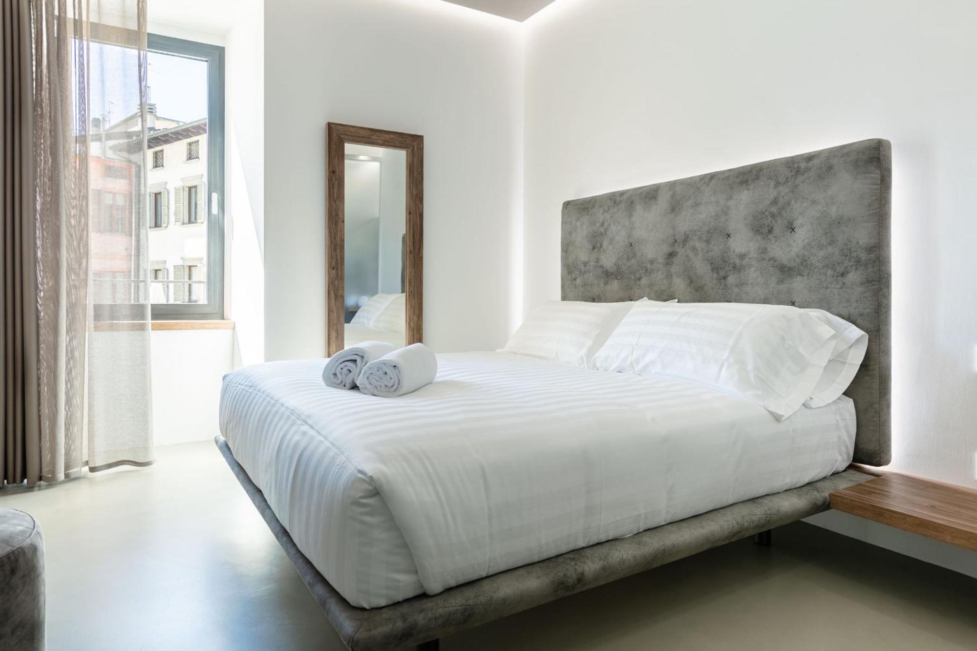 Domus Cavour Rooms&Suites Tirano Pokoj fotografie